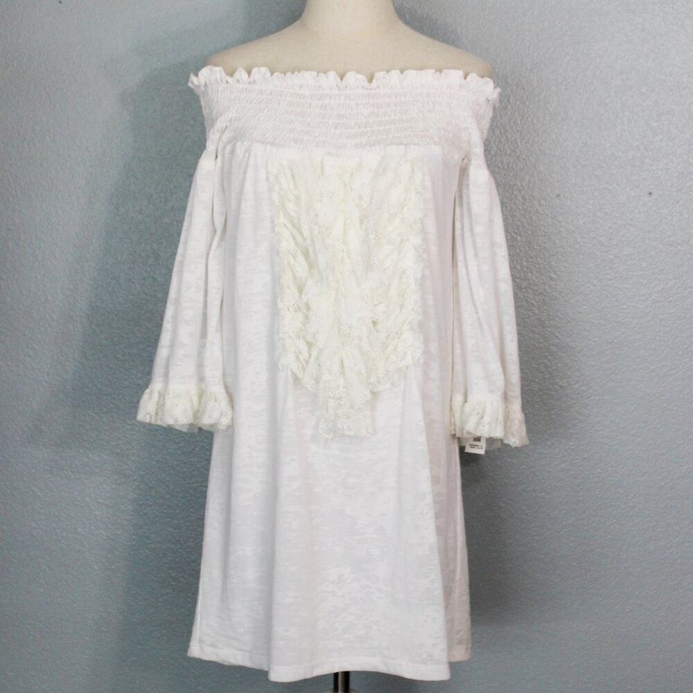 VAVA By Joy Han off the Shoulder Top Lace Details Size M